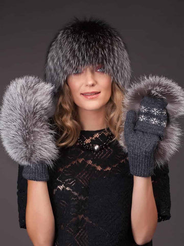 Knitted Gray Wool Mittens With Silver Fox Fur